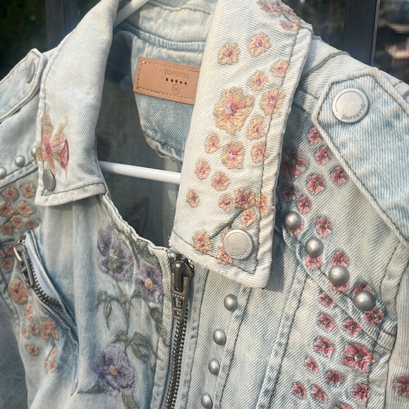 BLANKNYC M Denim Jean Jacket Floral Embroidered with Silver Studs - Picture 4 of 9
